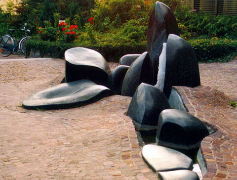 Brunnen in Reutlingen aus Naturstein, Entwurf Failmezger